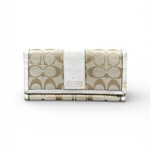 Coach Signature Canvas Wallet - Cream and White giveaway